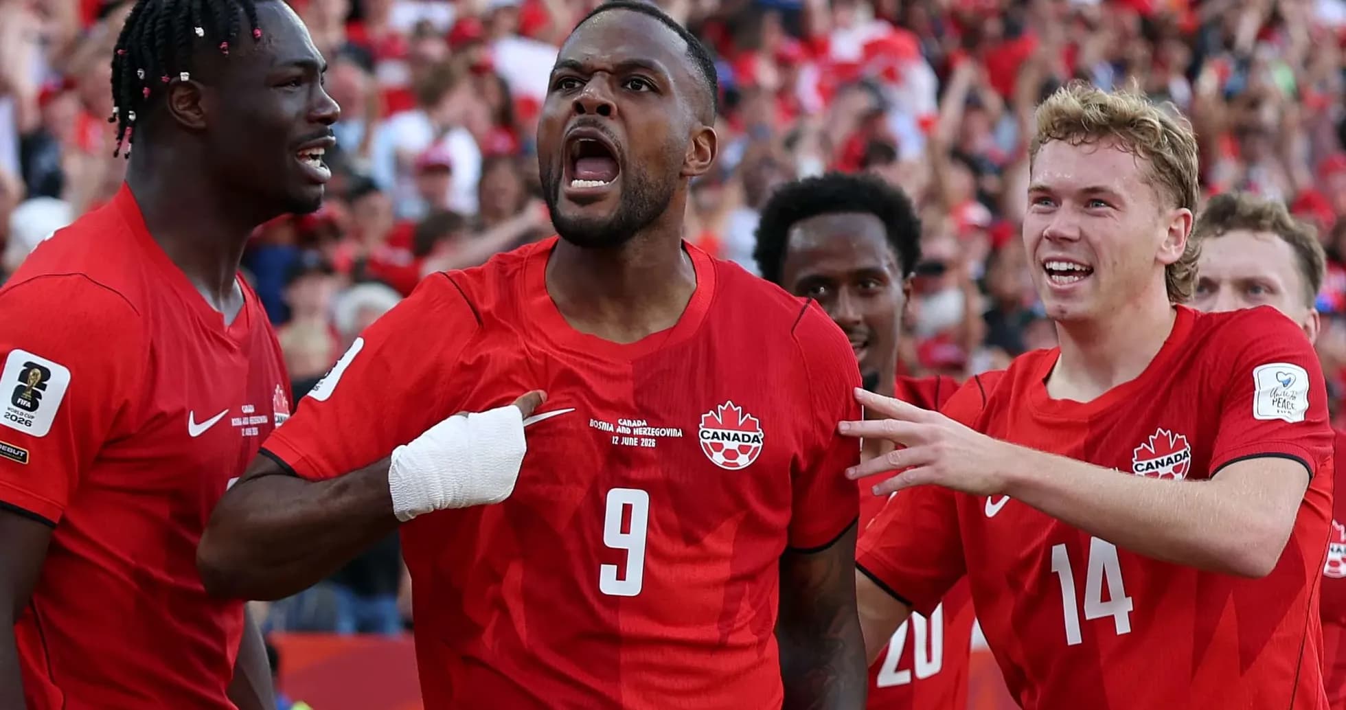 Jugadores de Canadá celebrando un gol Jugadores de Canadá celebrando un gol