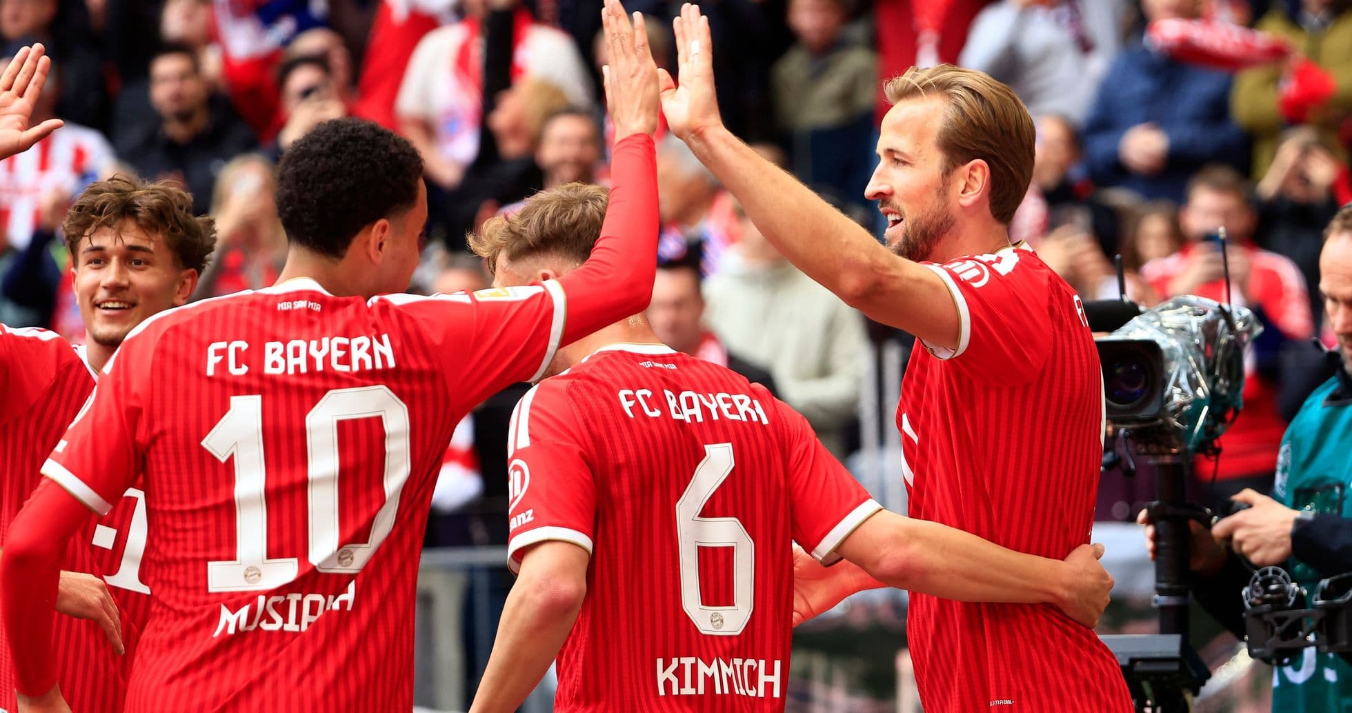Jugadores de FC Bayern celebrando un gol Jugadores de FC Bayern celebrando un gol